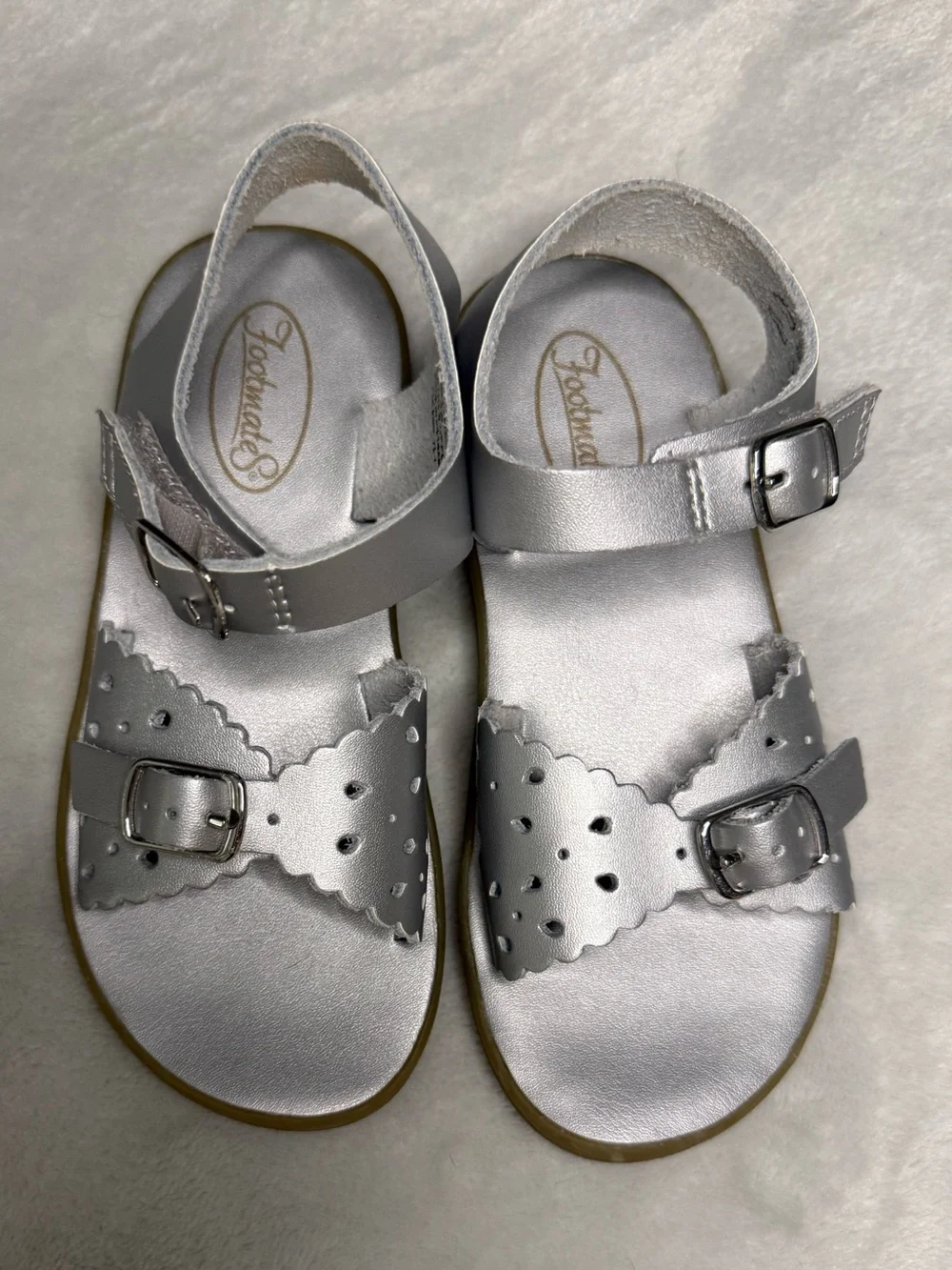 Footmates Ariel Sandals in Silver Girl’s sz 10 EUC